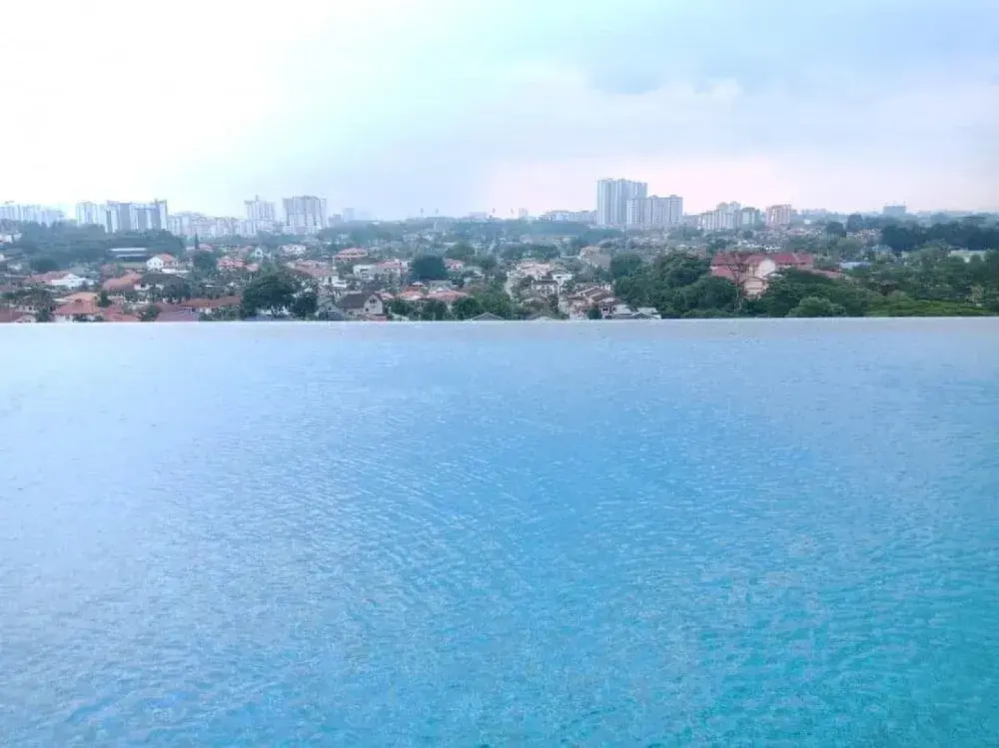 1Tebrau Premium Suites by 12stay