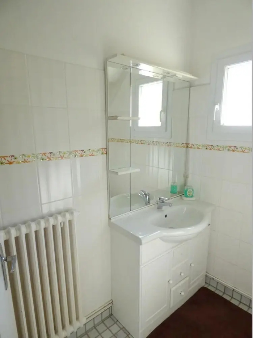 House With 2 Bedrooms in Chateaulin, With Wonderful Lake View, Furnished Garden and Wifi - 12 km From the Beach