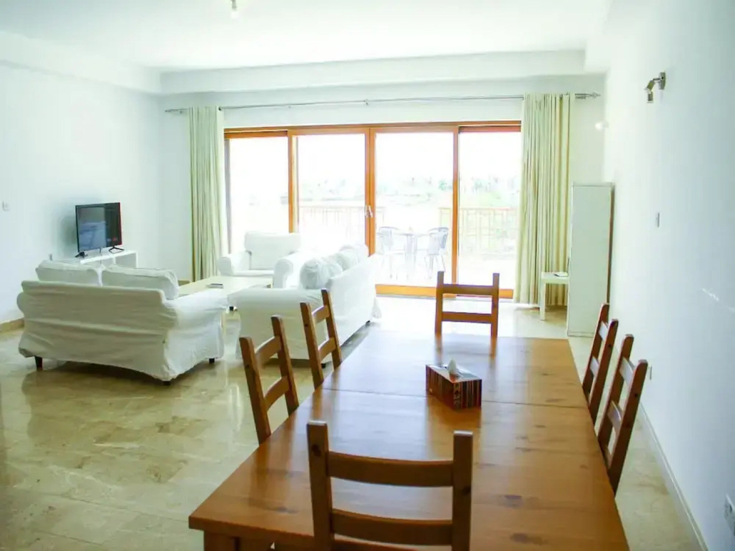 Spacious Apartment Retreat