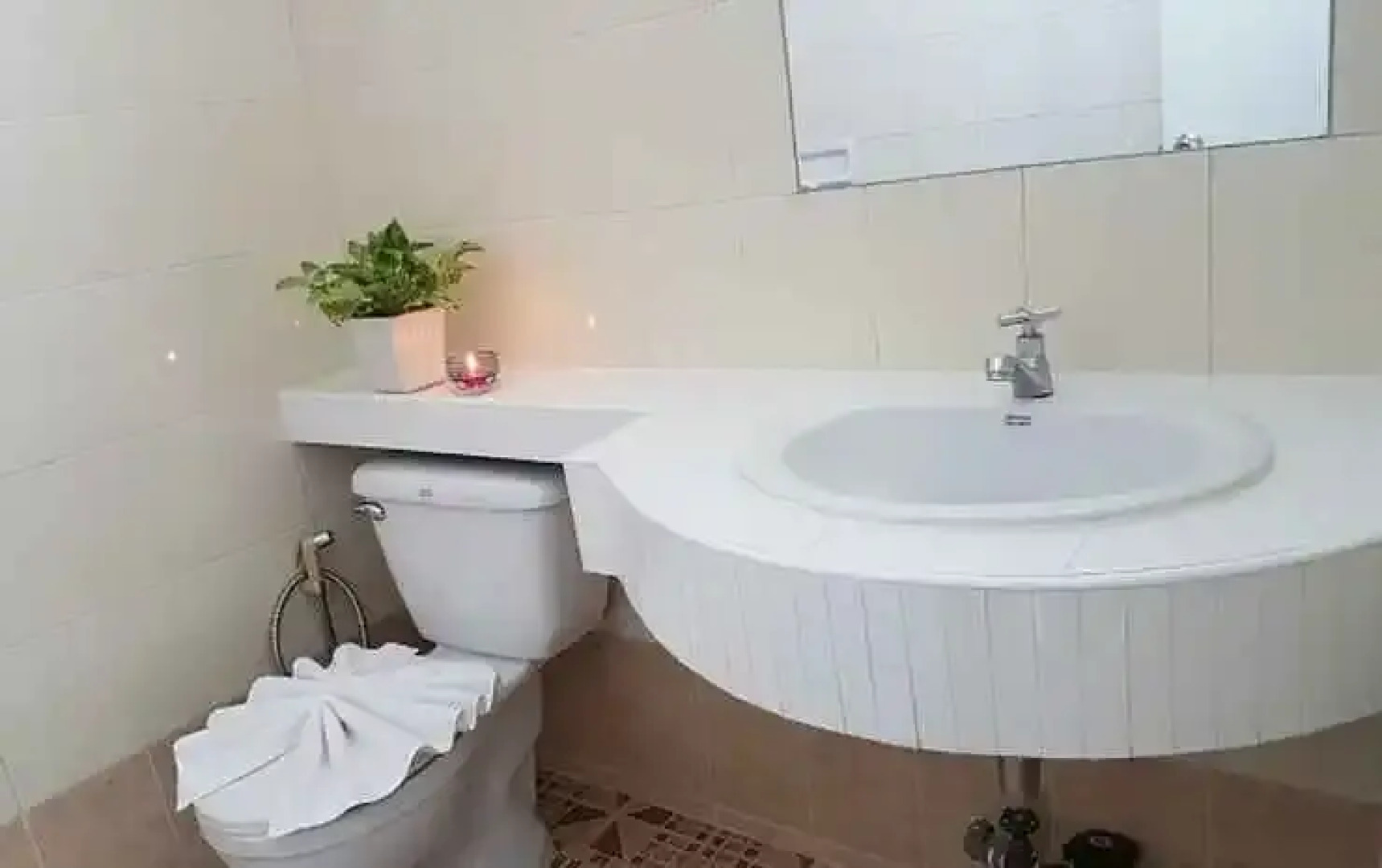 B.R.S. at Hotel Baanbumrungsuk