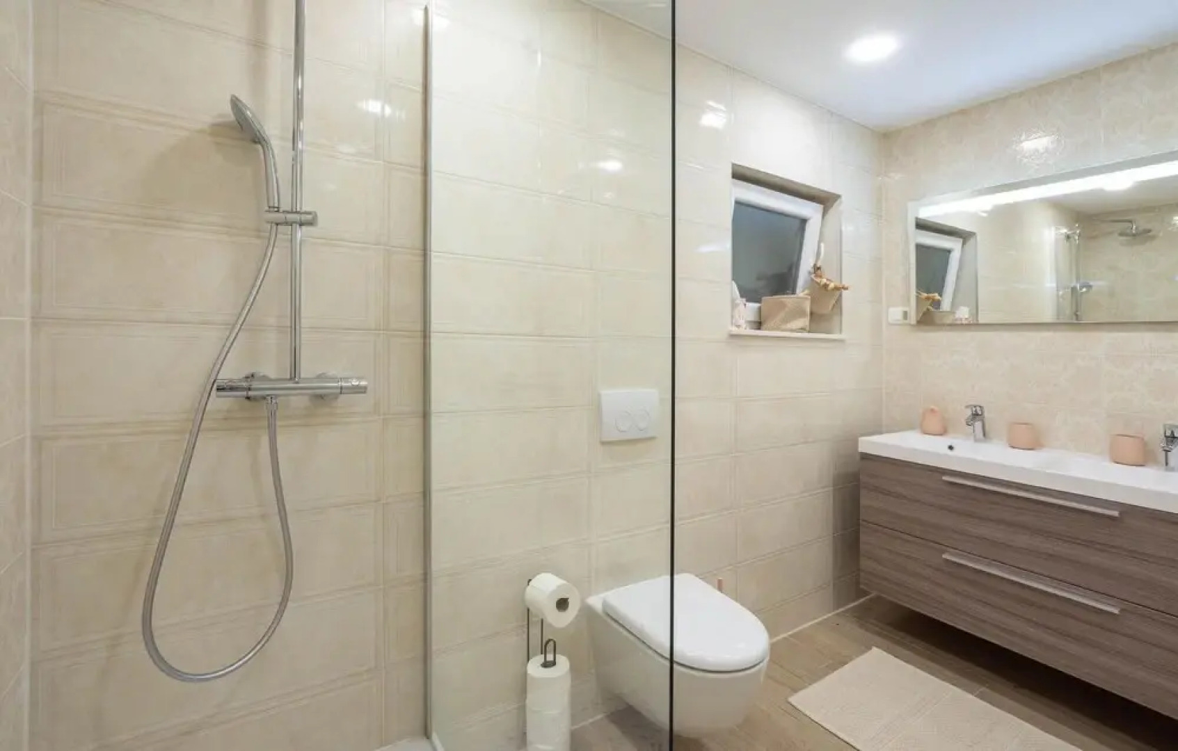 Stunning Home in Srinjine With 3 Bedrooms, Wifi and Outdoor Swimming Pool