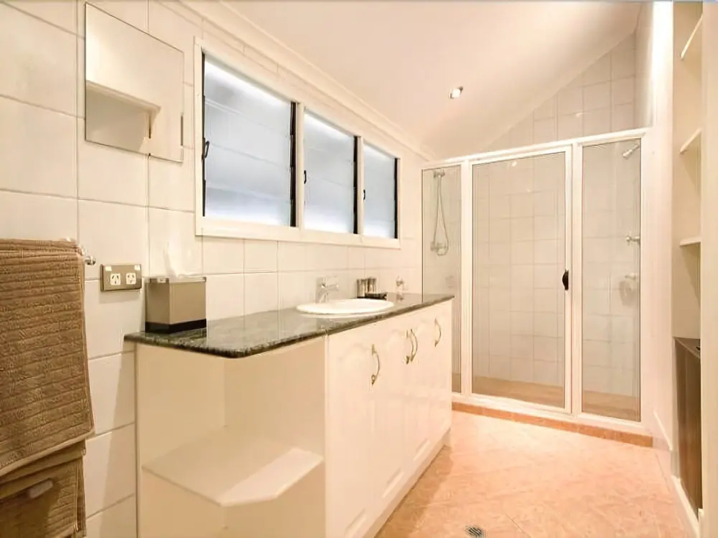 Waterfront 4brm House Cullen Bay