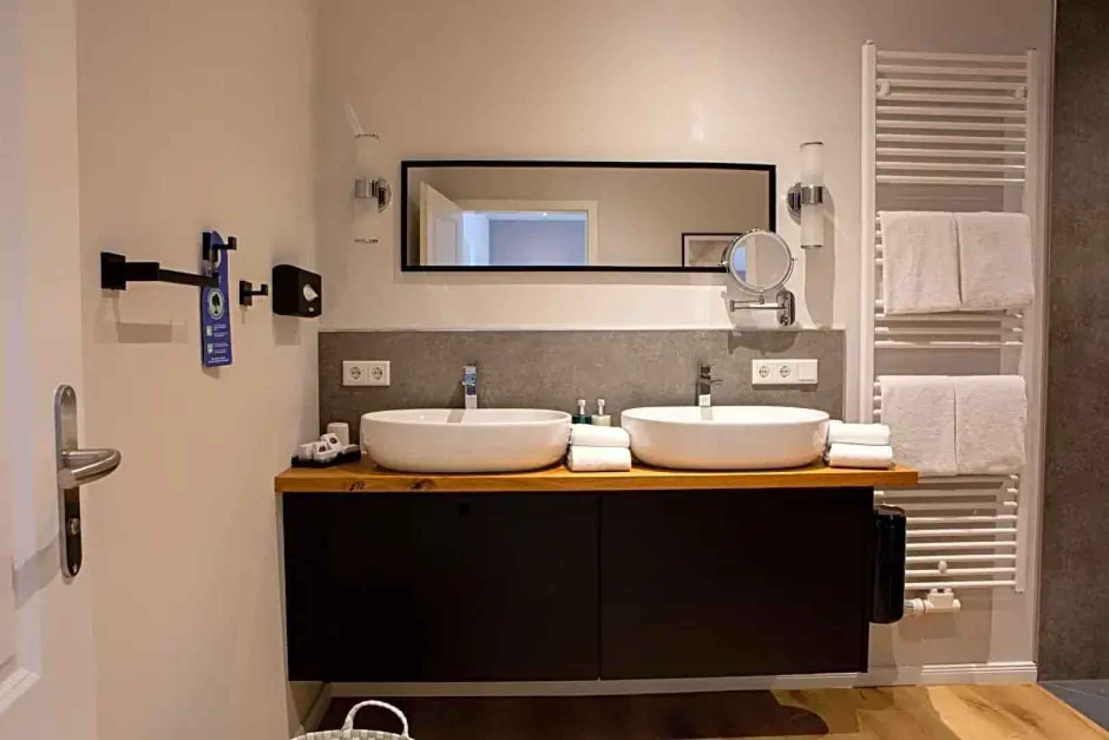 Hotel Aquarium, Ringhotel