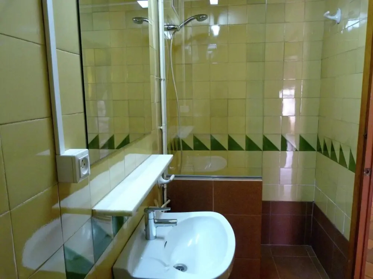 12-person House With Heated Communal Swimming Pool in the Heart of Nature