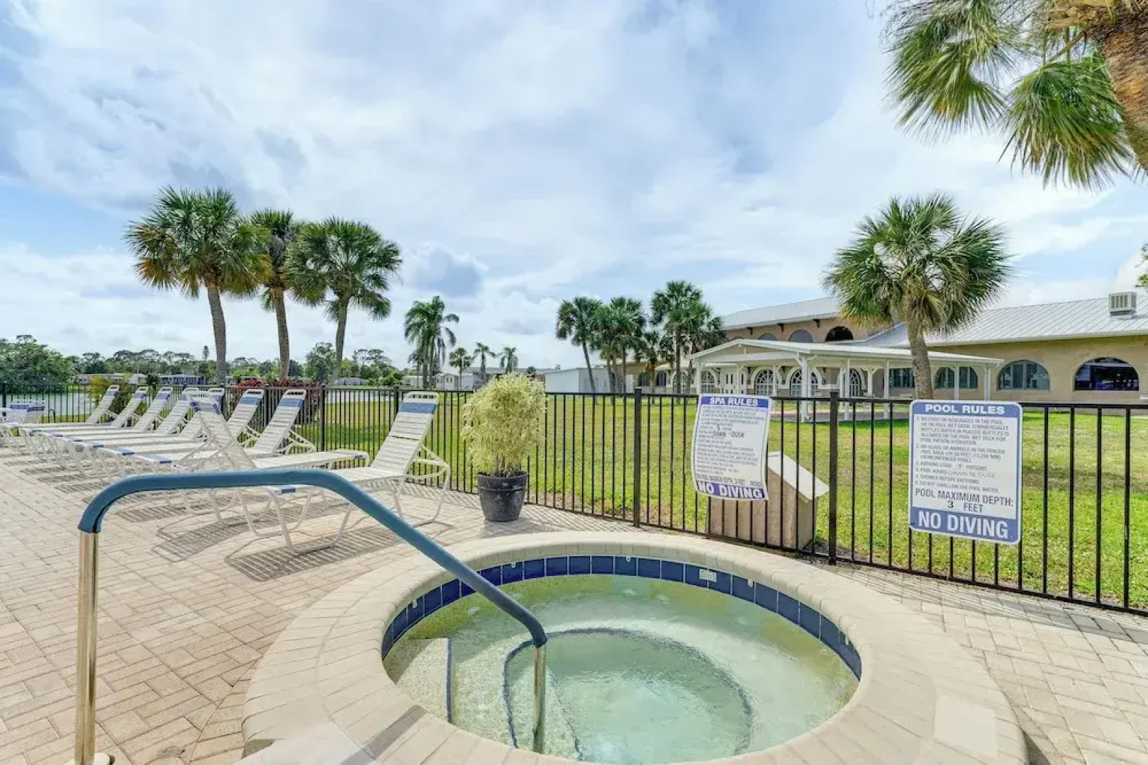 Swim, Golf & Relax: Family Gem in North Fort Myers