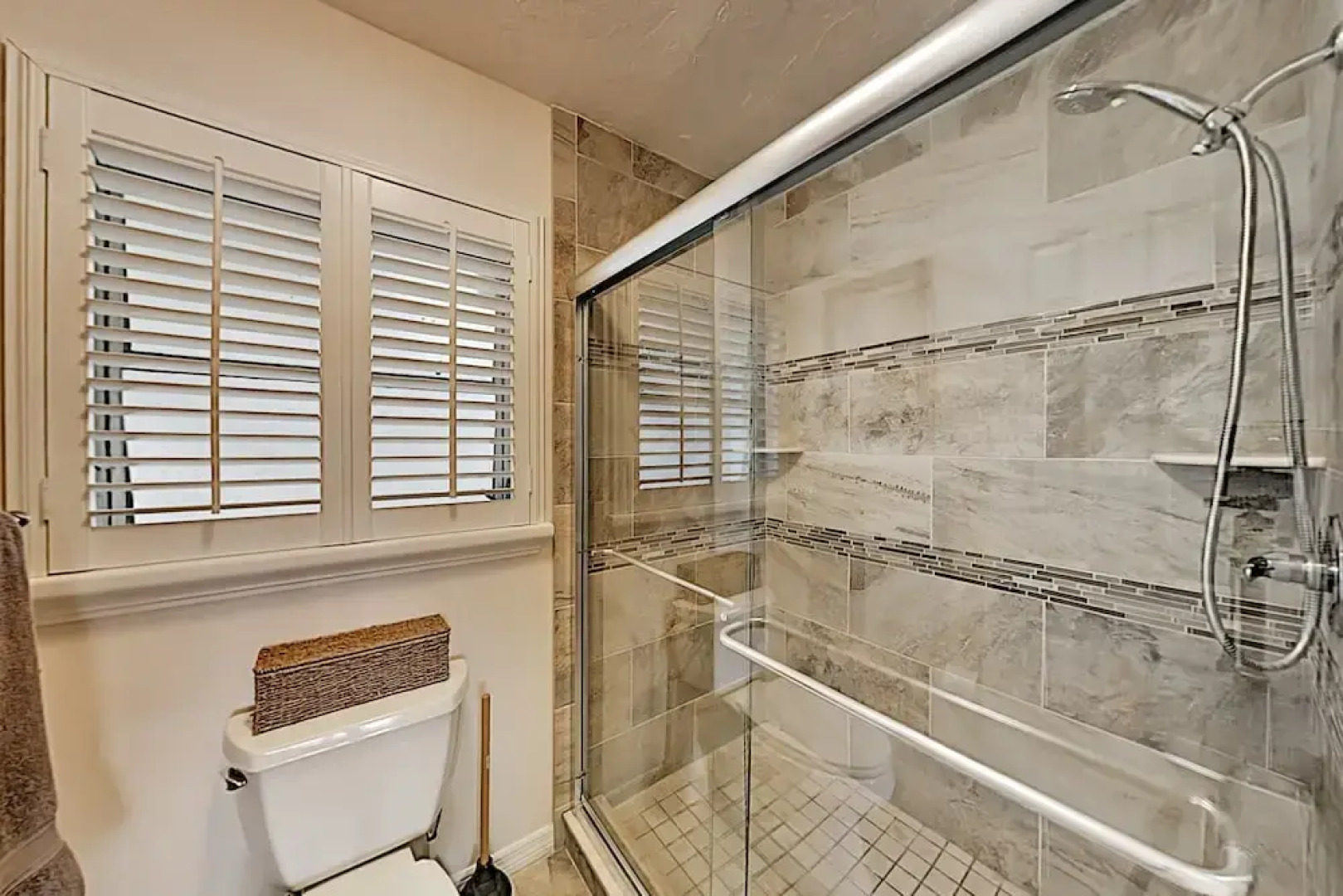 Canal-front Getaway W/ Pool - Minutes To Beach! 2 Bedroom Home