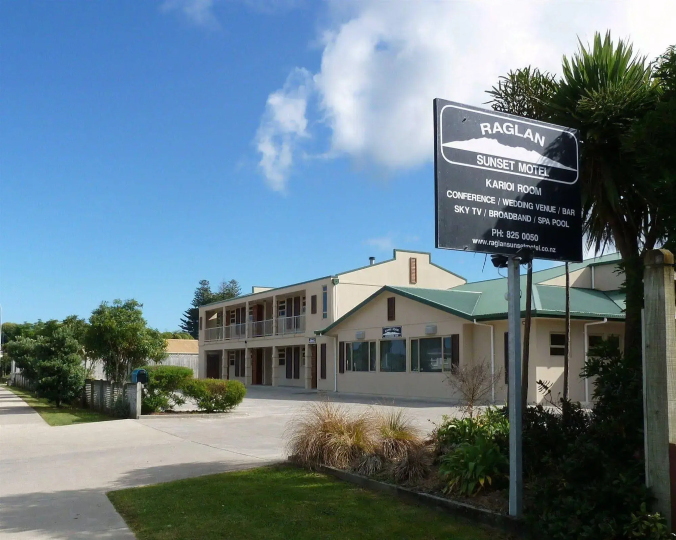 Raglan Sunset Motel