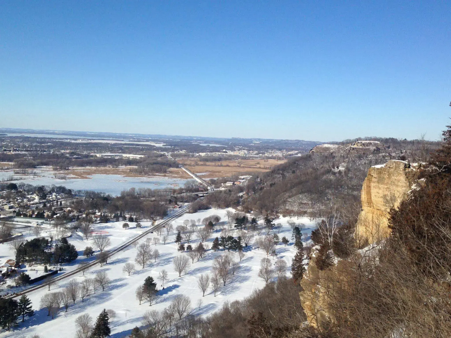 Norwood Inn & Suites La Crosse