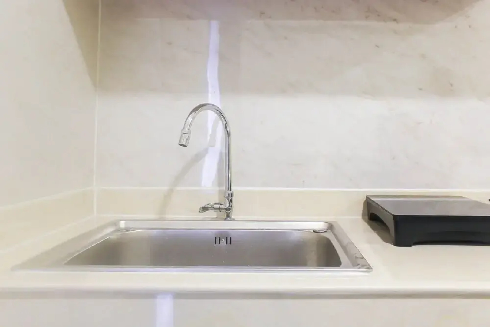 Comfort 1Br At Meikarta Apartment