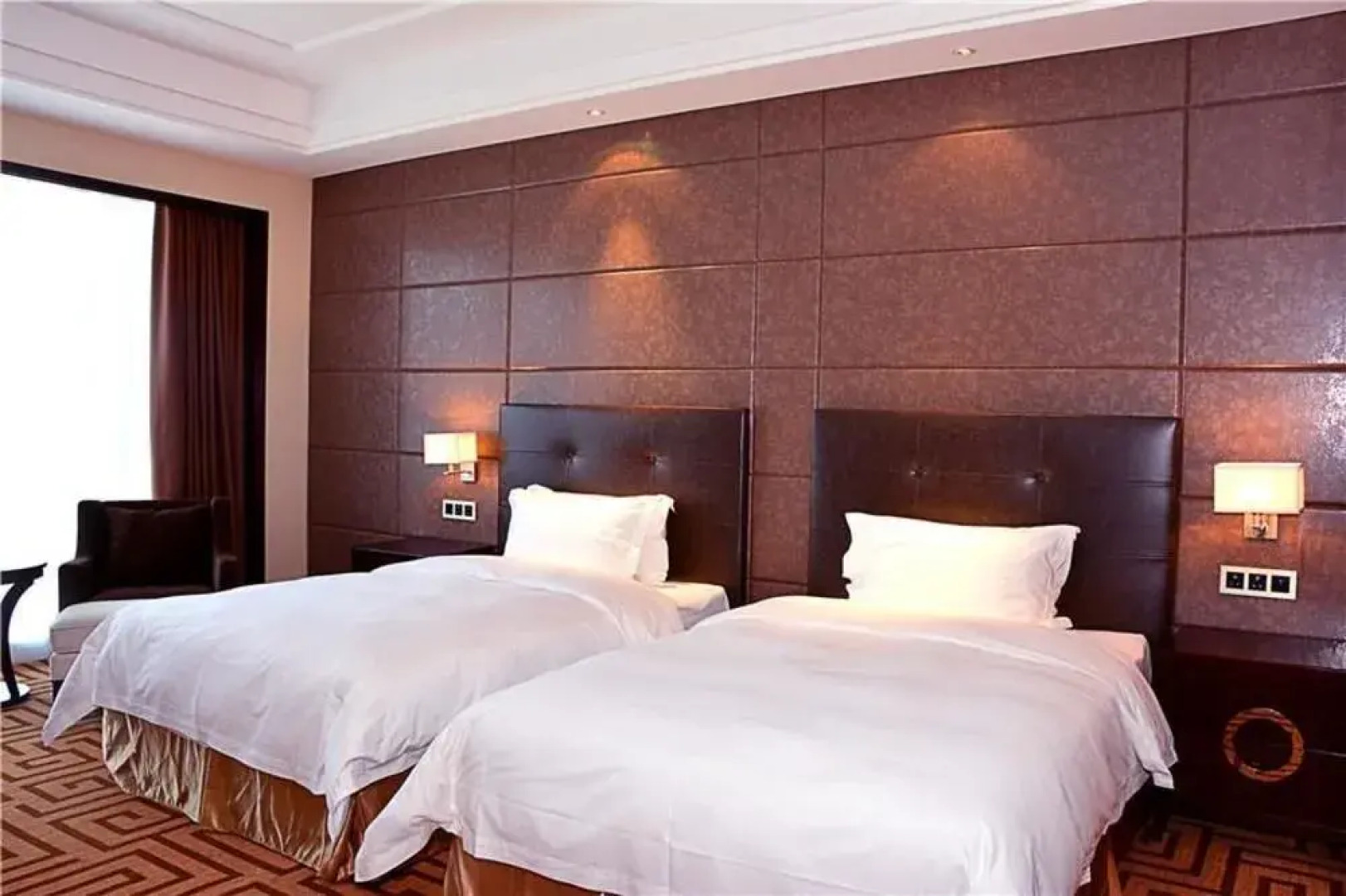 Howard Johnson Hotel