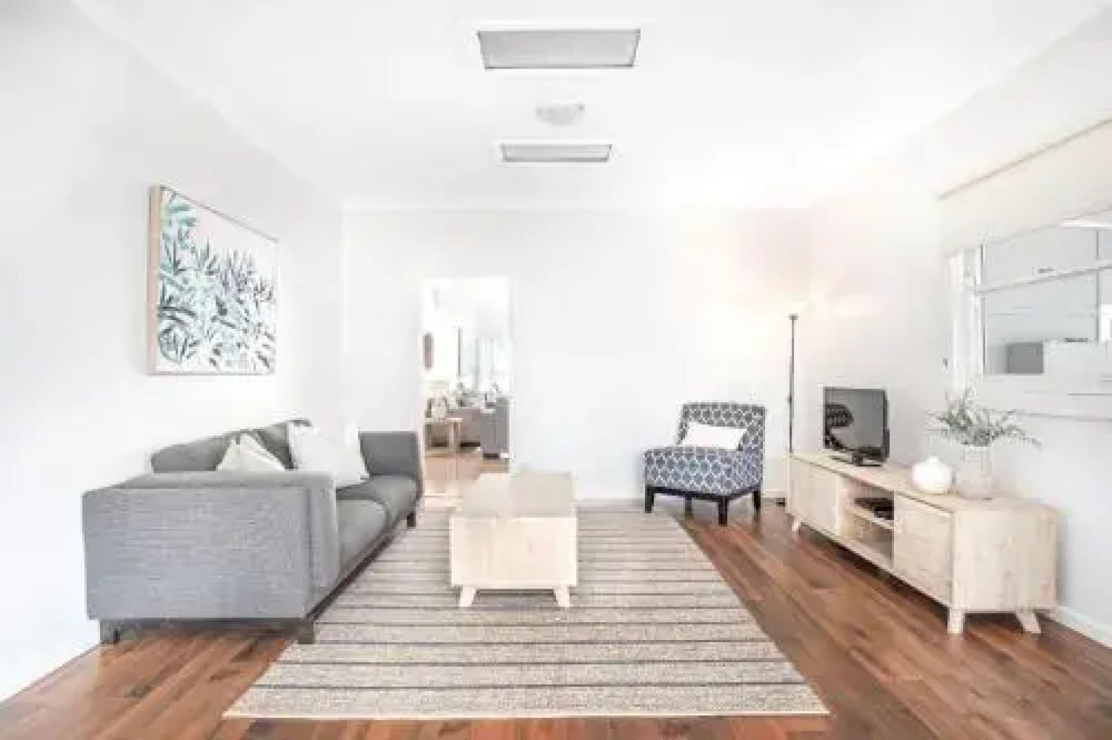 Beached Inn' 93 Foreshore Drive - Spacious Beach Front House