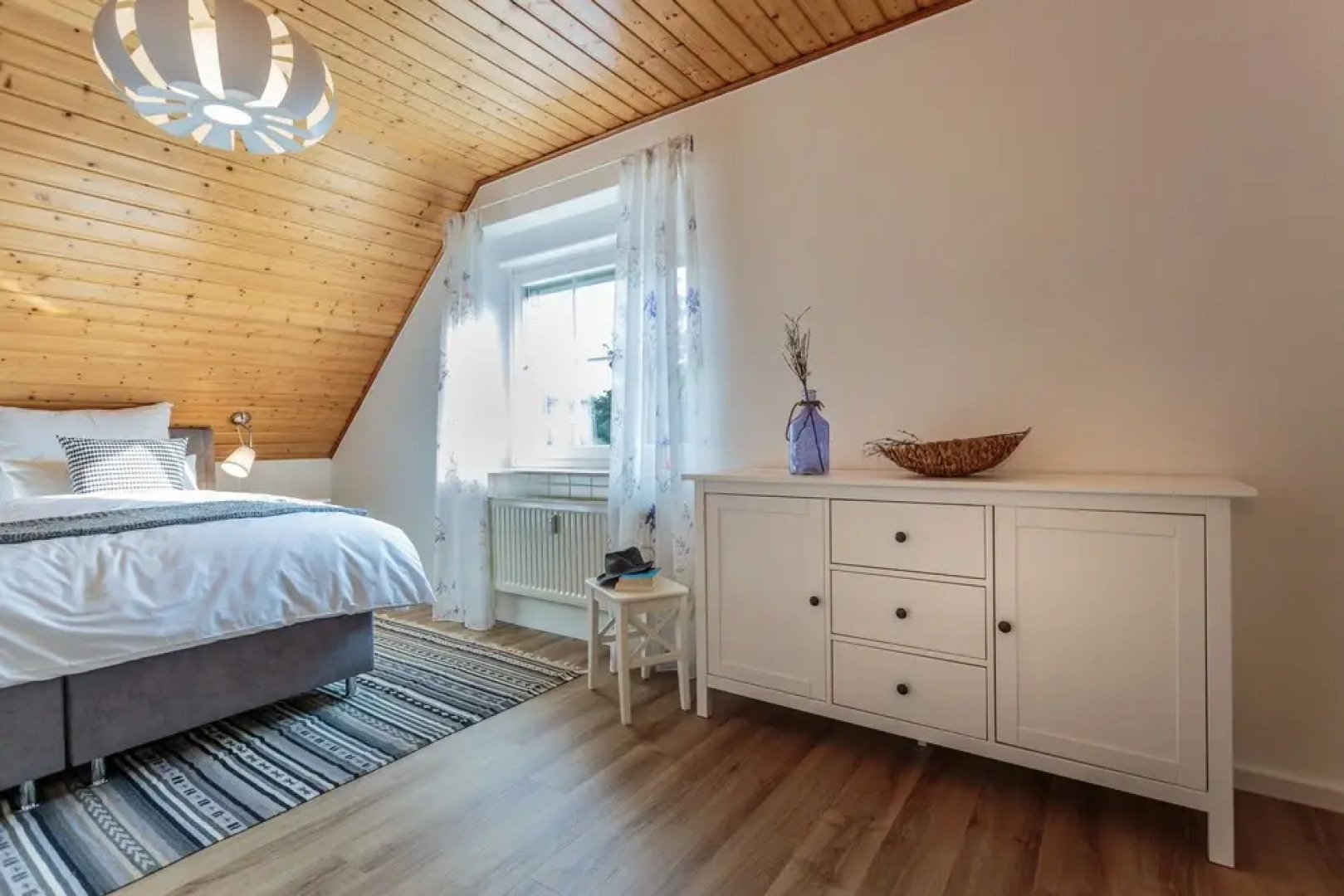 Schwalbe in der Heide