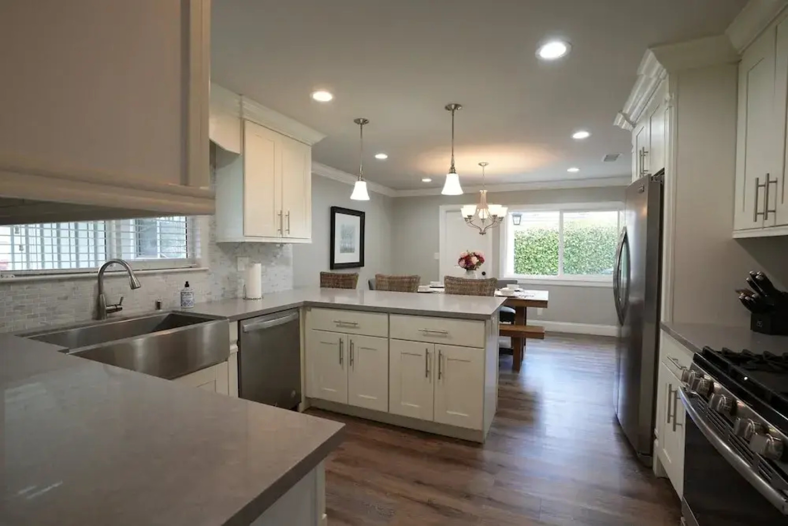 4 bedroom, 3 bathrooms Pool Home