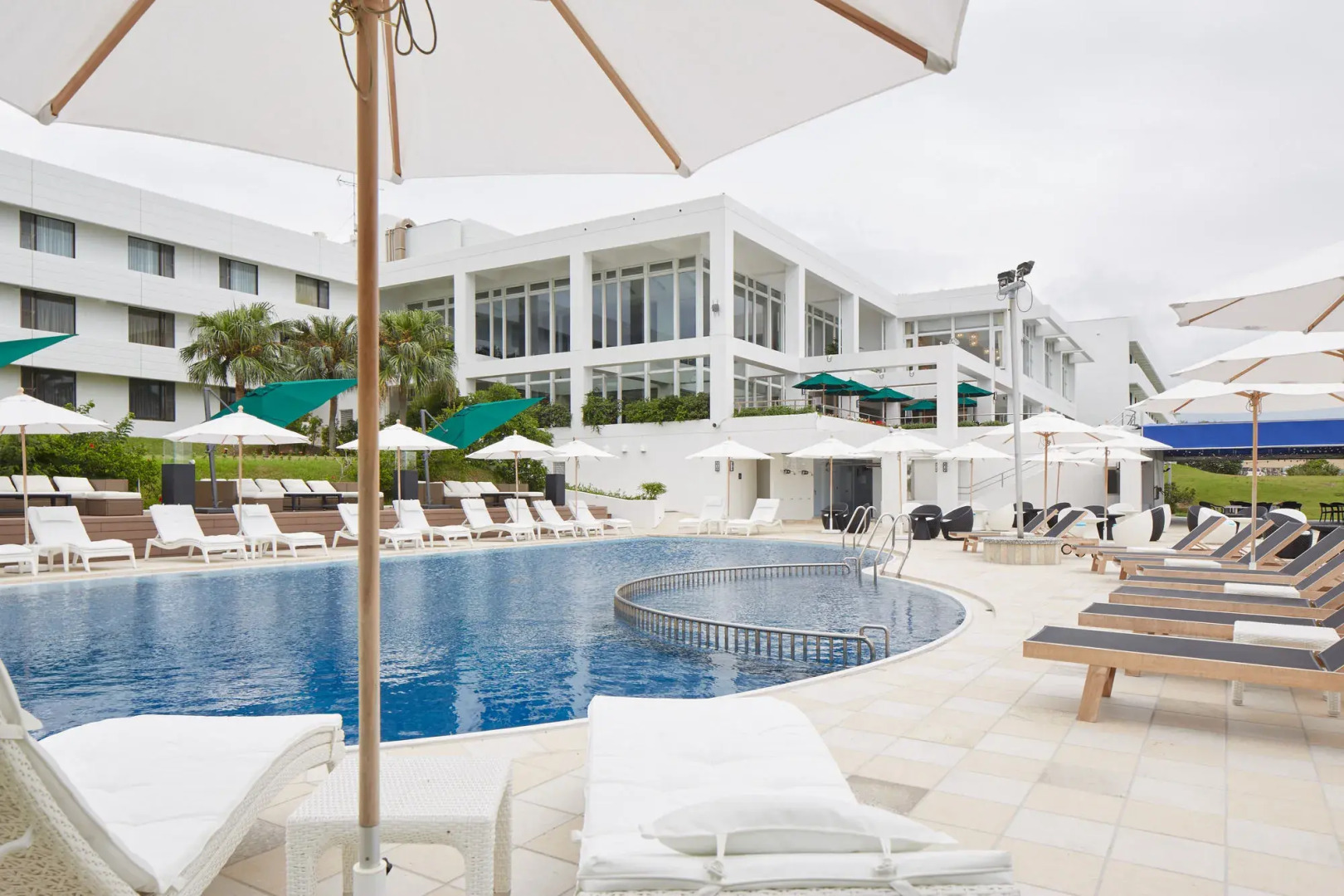 Royal View Hotel Churaumi