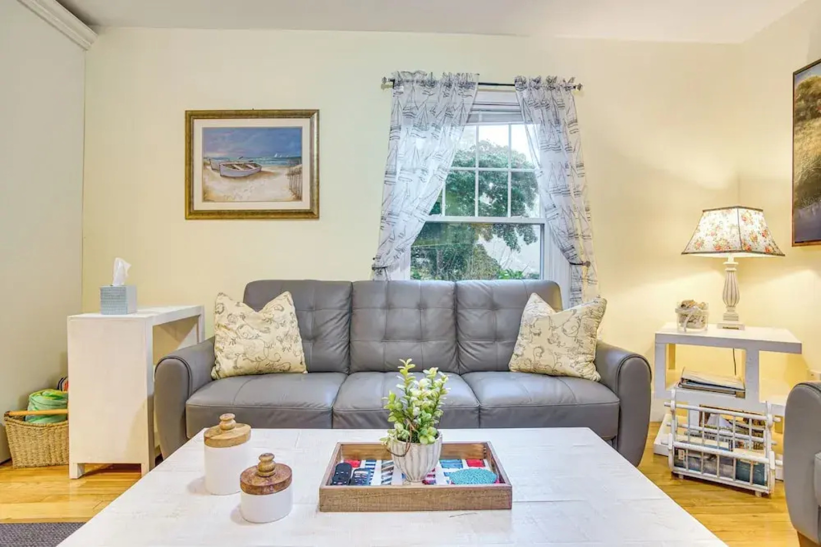 < Half-mi to Shore: Harwich Port Beach House