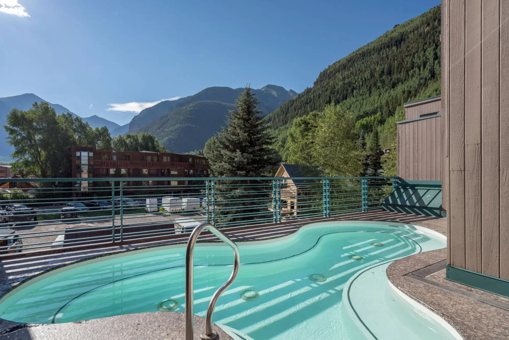 Camel's Garden Hotel