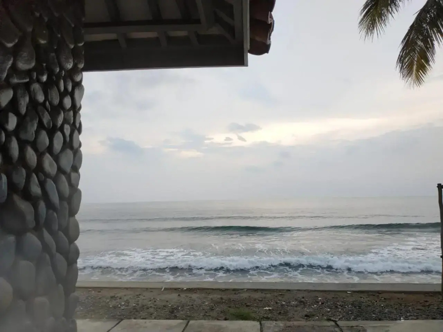 OYO 3303 Penginapan Putri Asih Sawarna