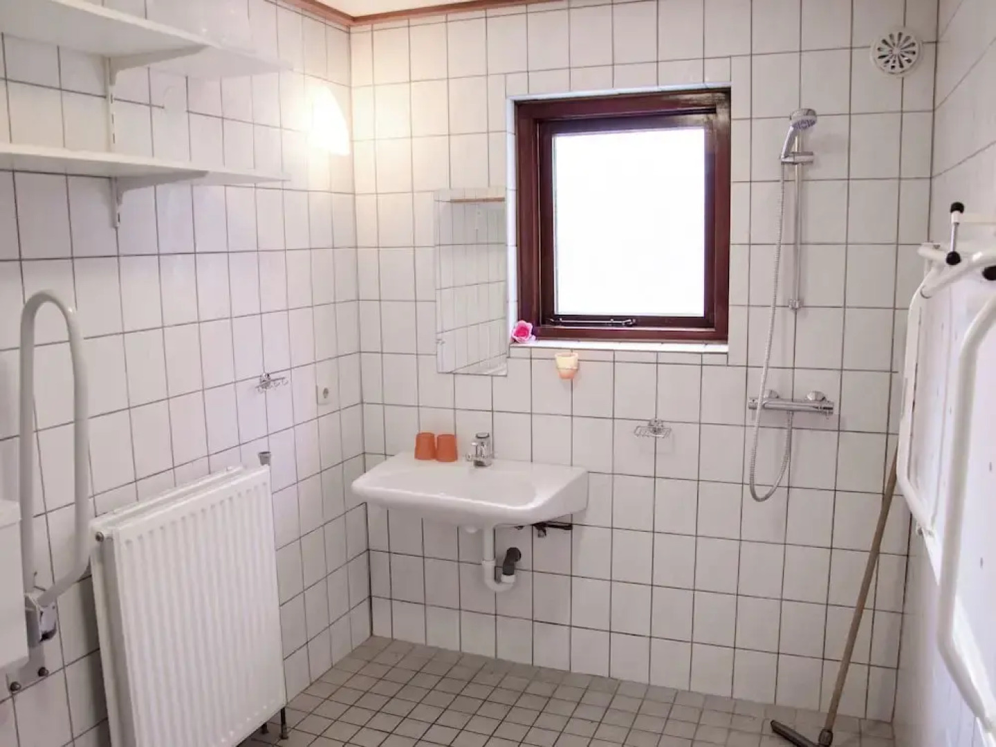 Beautiful Home With Lots of Privacy, in the Forest