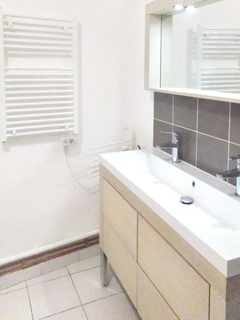 House With 2 Bedrooms in Alba-la-romaine, With Furnished Terrace and W