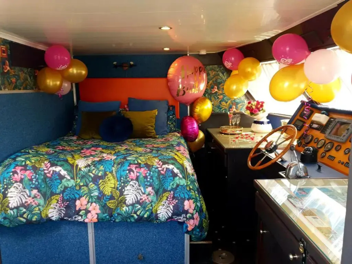 Jasmine Coral Jay Boutique Botel