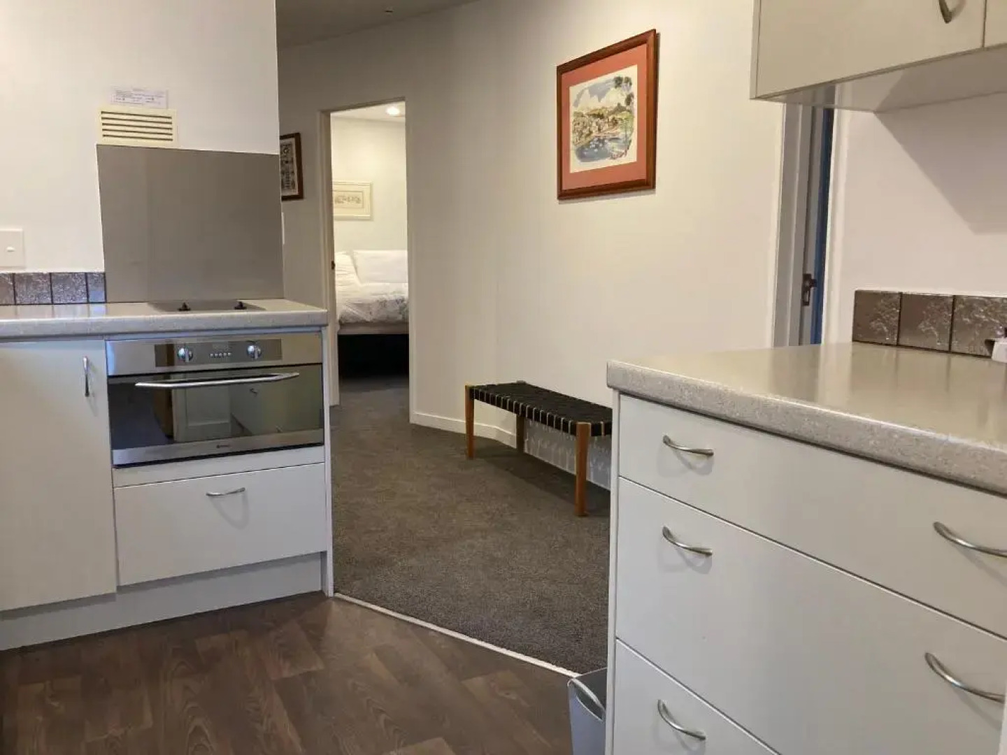 Heart of Russell Apartment - Russell Holiday Apartment