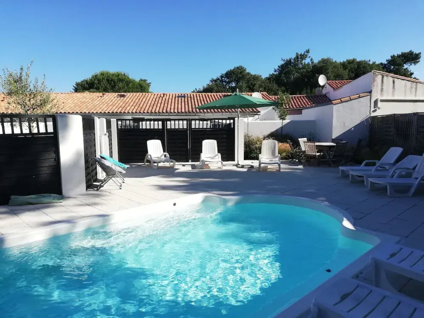 Clos DES Pins , Pavilion for 4 People, in the Heart of the Pine Forest, Heated Swimming Pool