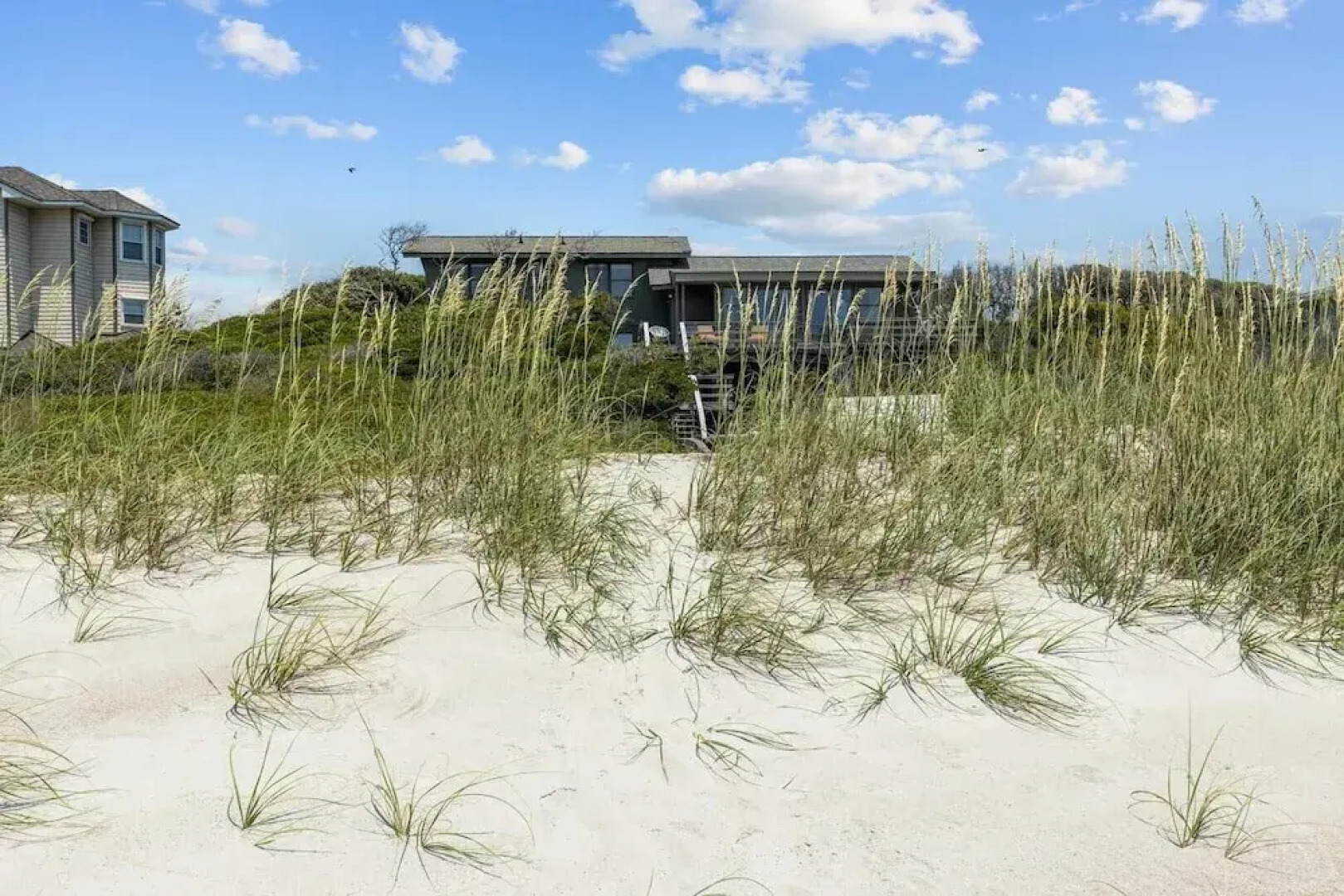 The Green Flash 4 Bedroom Home by RedAwning