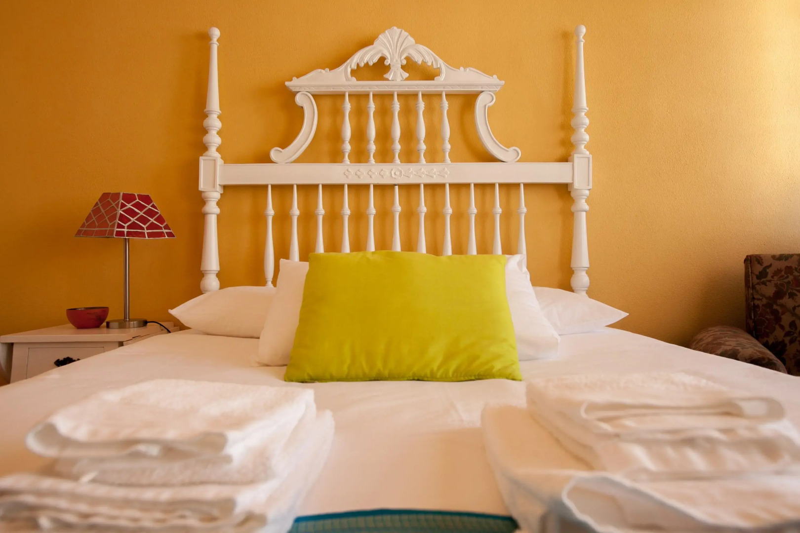 Ericeira Chill Hill Hostel & Private Rooms - Peach Garden