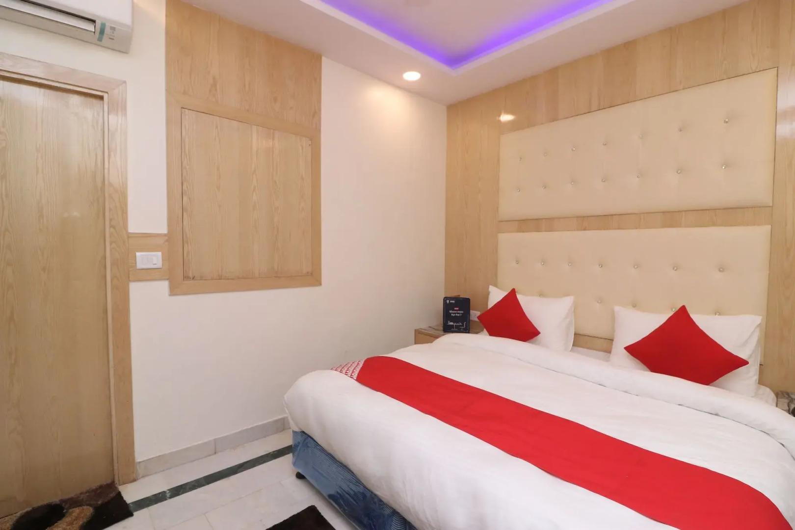 Check In Room Chuna Mandi