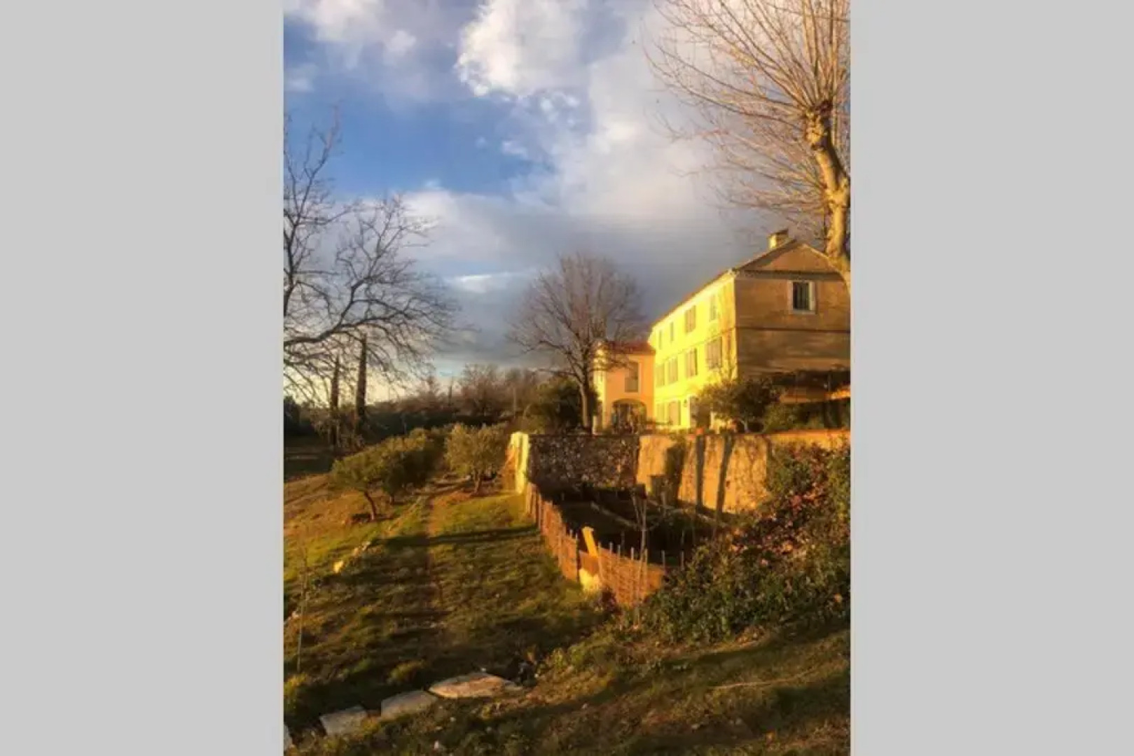 Bastide au milieu des vignes et des oliviers Aups