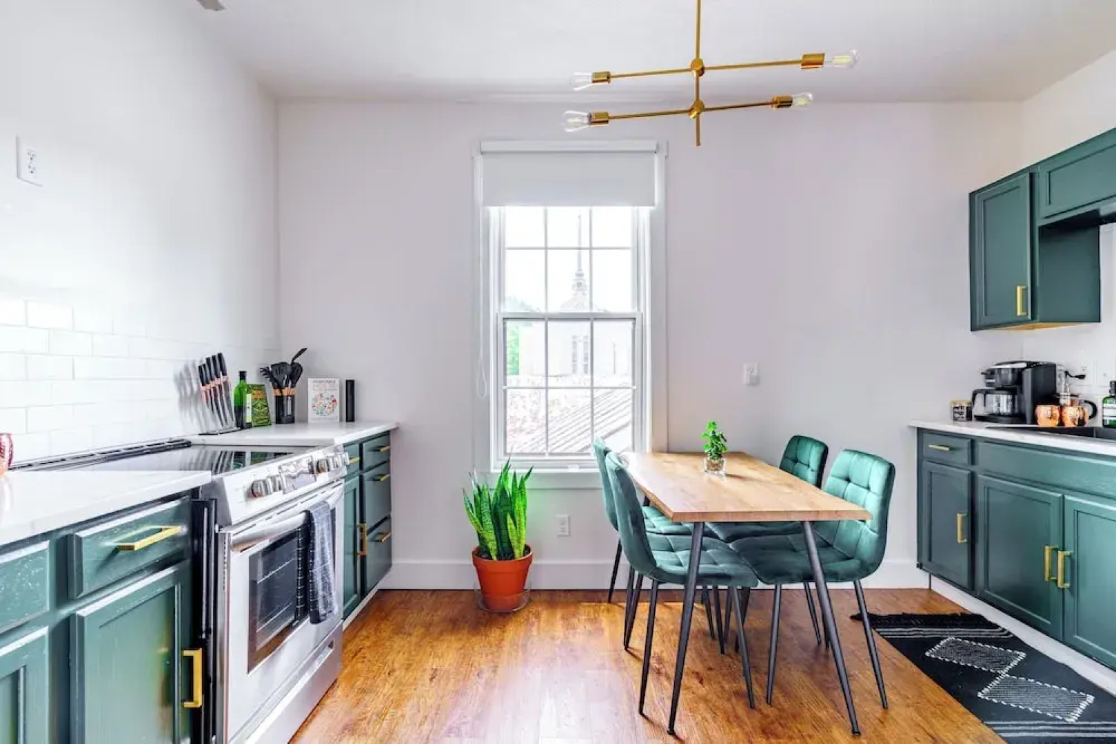 Jungle House Luxury Stays - Downtown Chillicothe