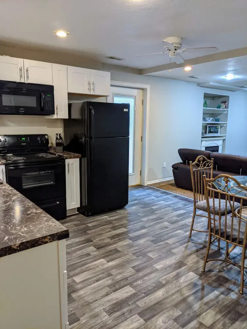 Private Apartment Suite Near World-class Skiing