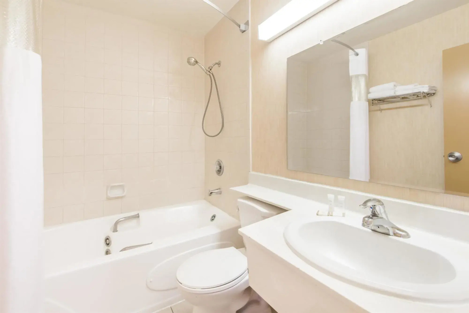 Howard Johnson Hotel Kitchener