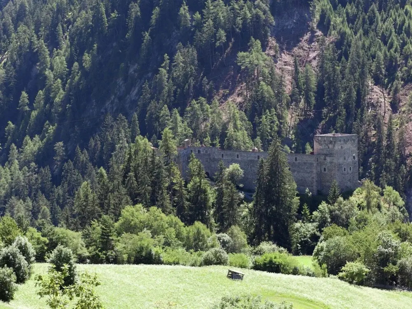 Apartment With Terrace, Ideal for Skiers