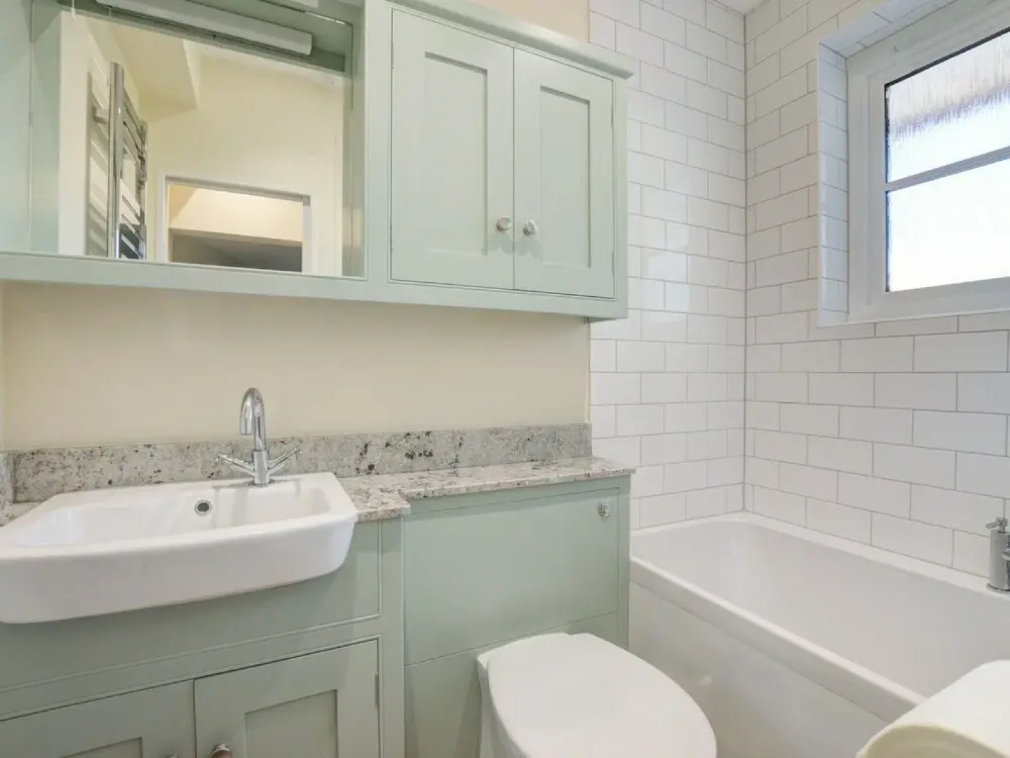 Comfortable Holiday Home With Open Fireplace and Private Garden, Near the Centre of Woodbridge