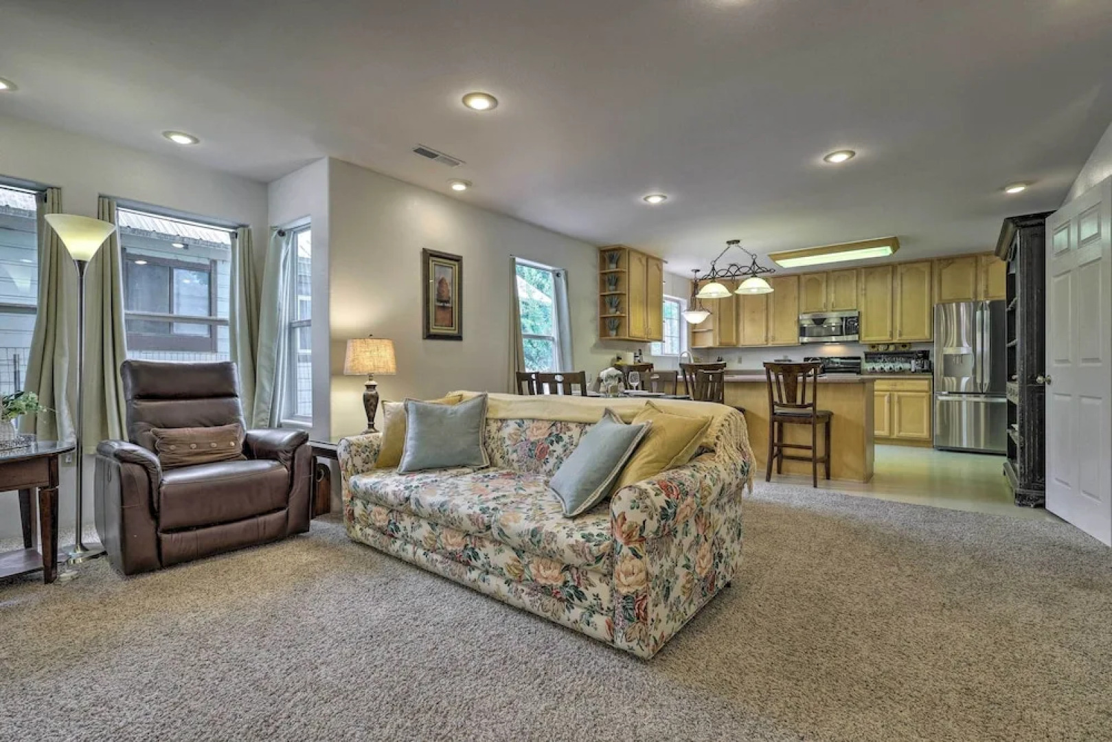 Outdoorsy Caliente Retreat w/ Screened Porch