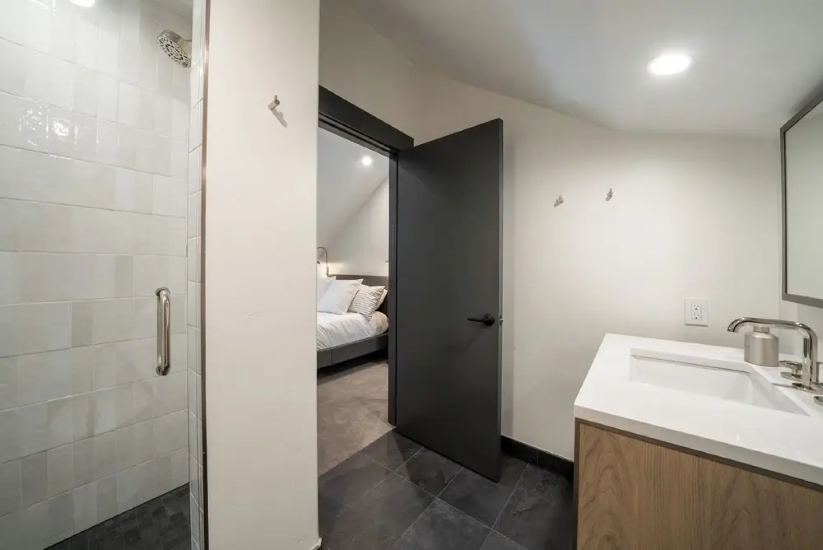 Ski-in/out Townhome w/ Hot Tub by Arrow Bahn Lift!