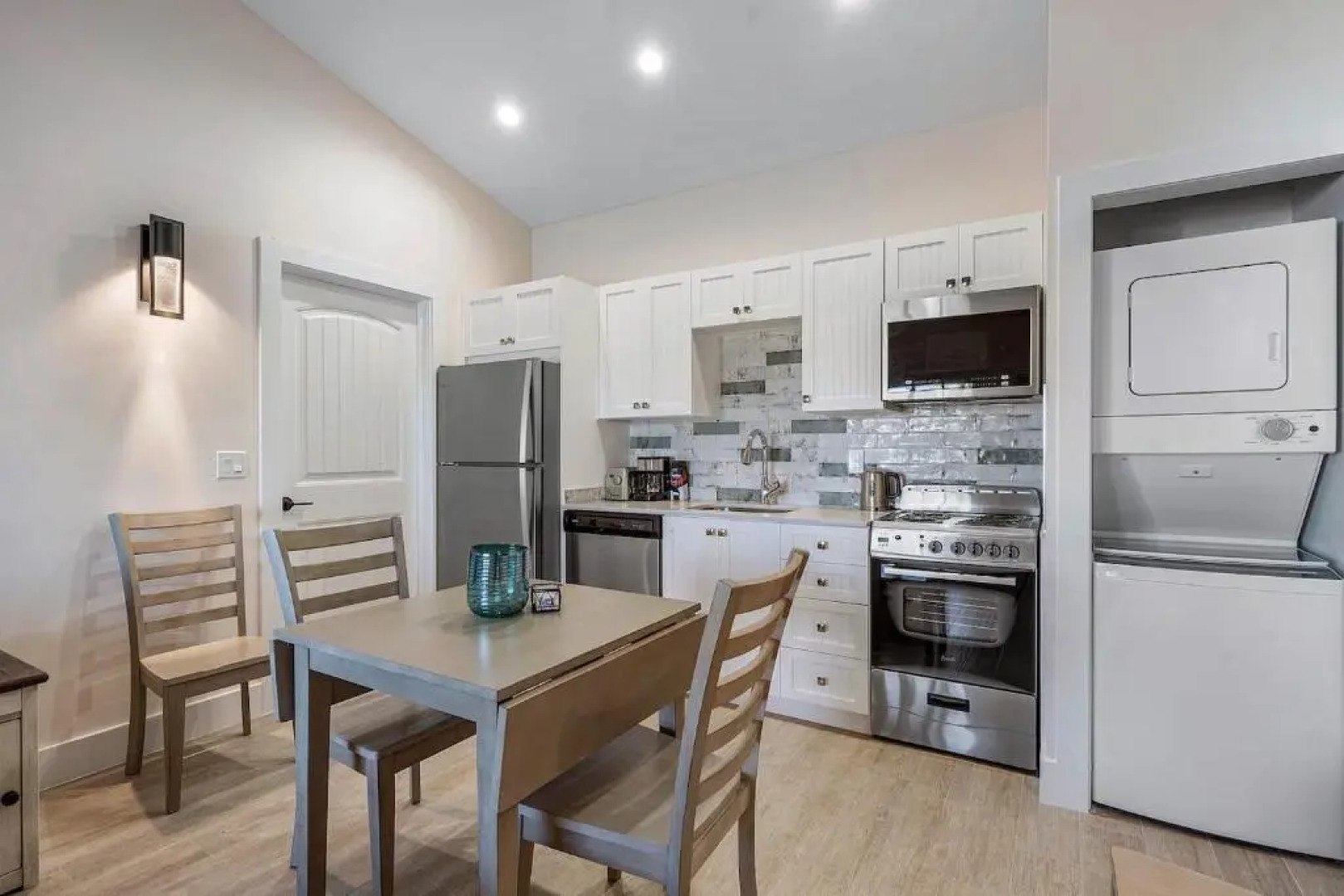 Bermuda Bungalows (Tropical Island Getaway)