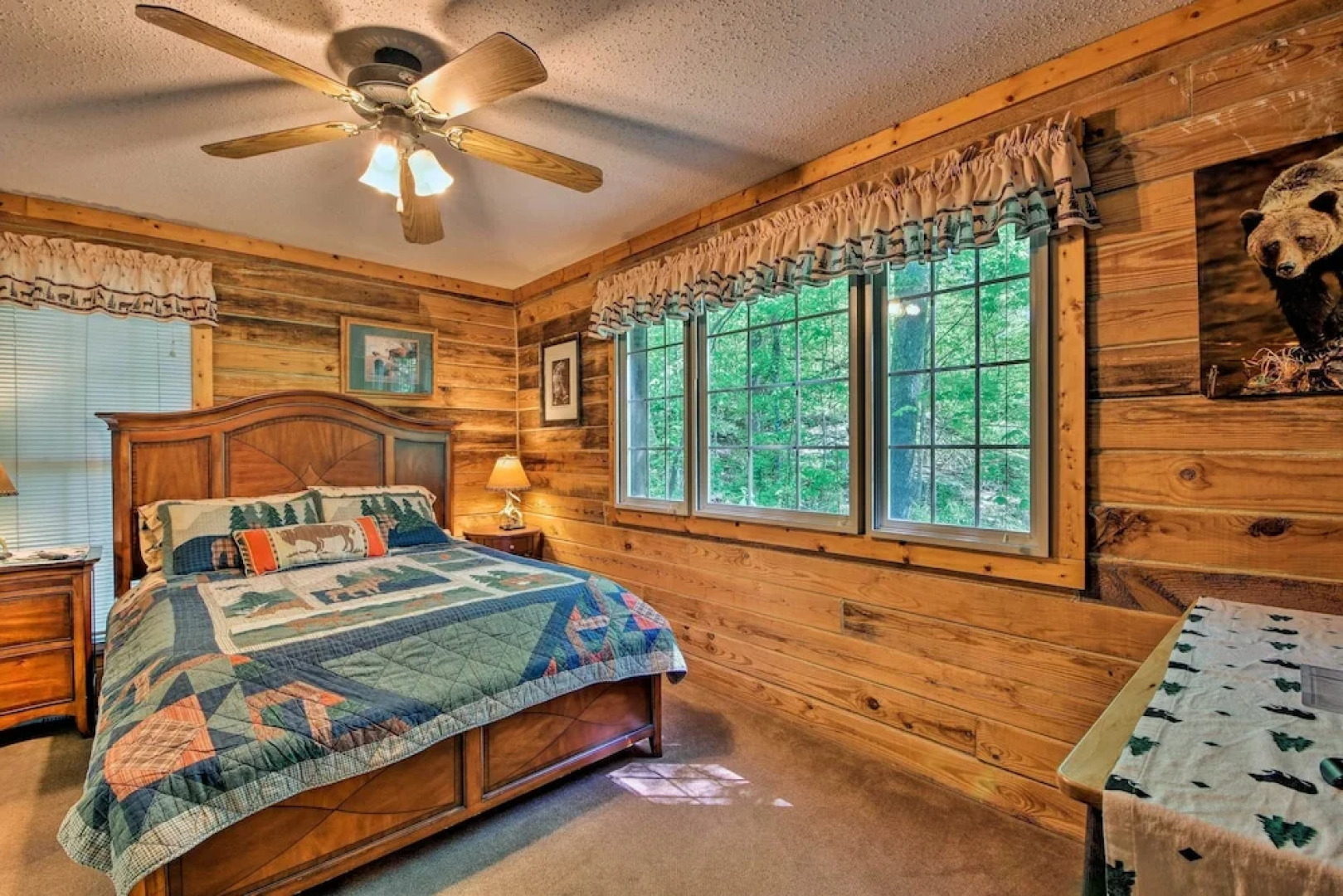 Tenn River Cabin w/ Hot Tub - 10 Mi to Chattanooga