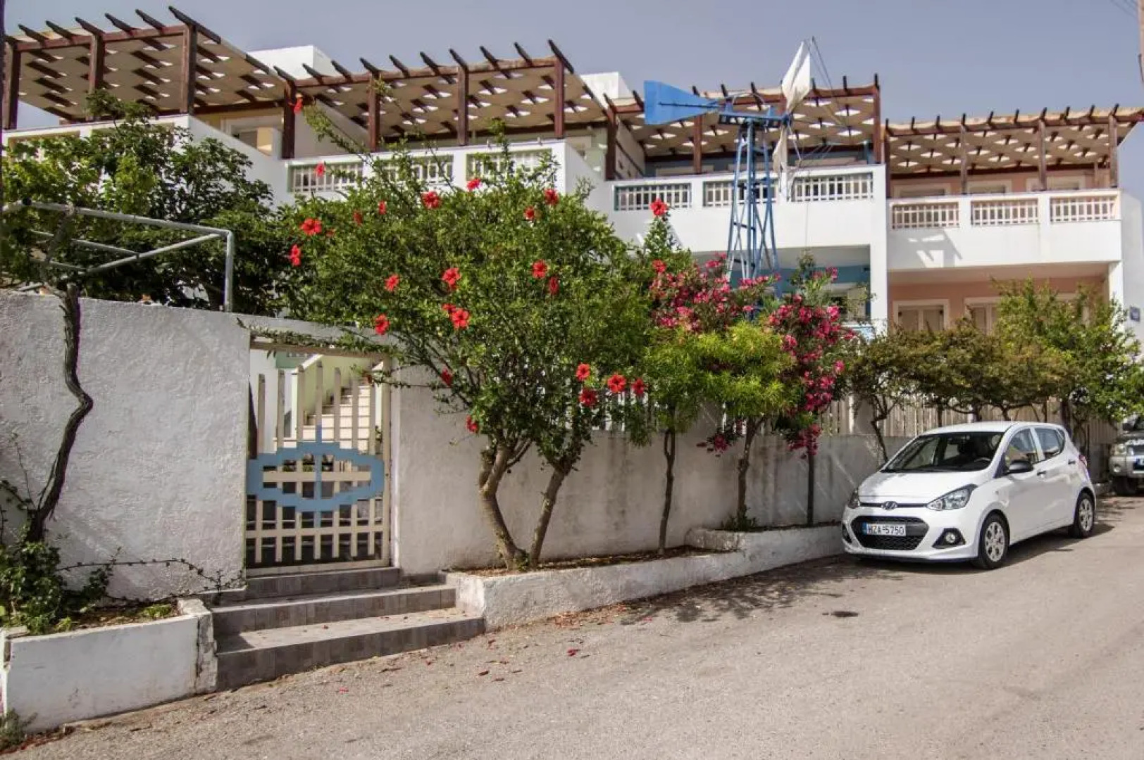 Fedra Apartments, View, Free Parking, 2mins to Beach