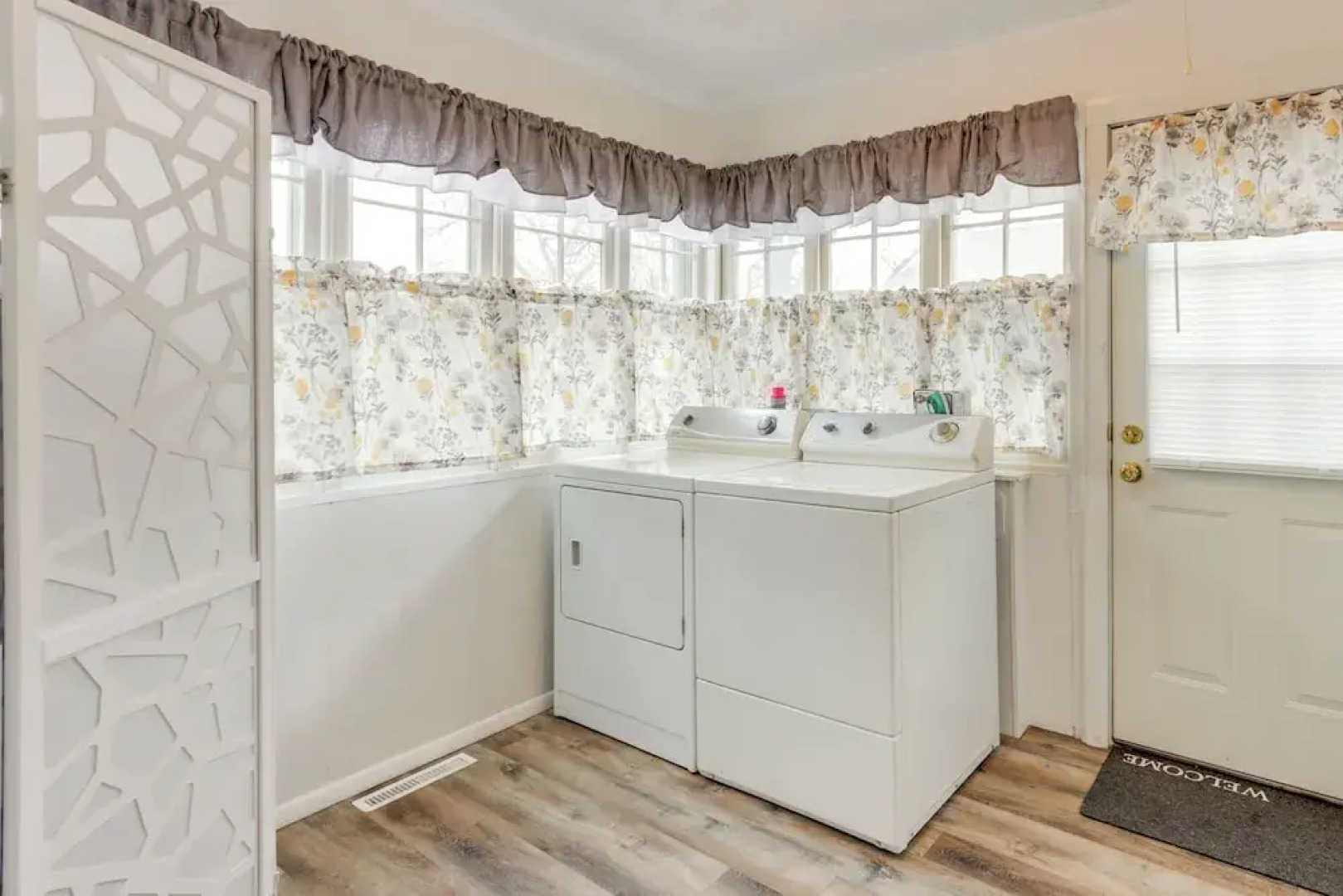 Walkable & Updated Nevada Home: Family Friendly!