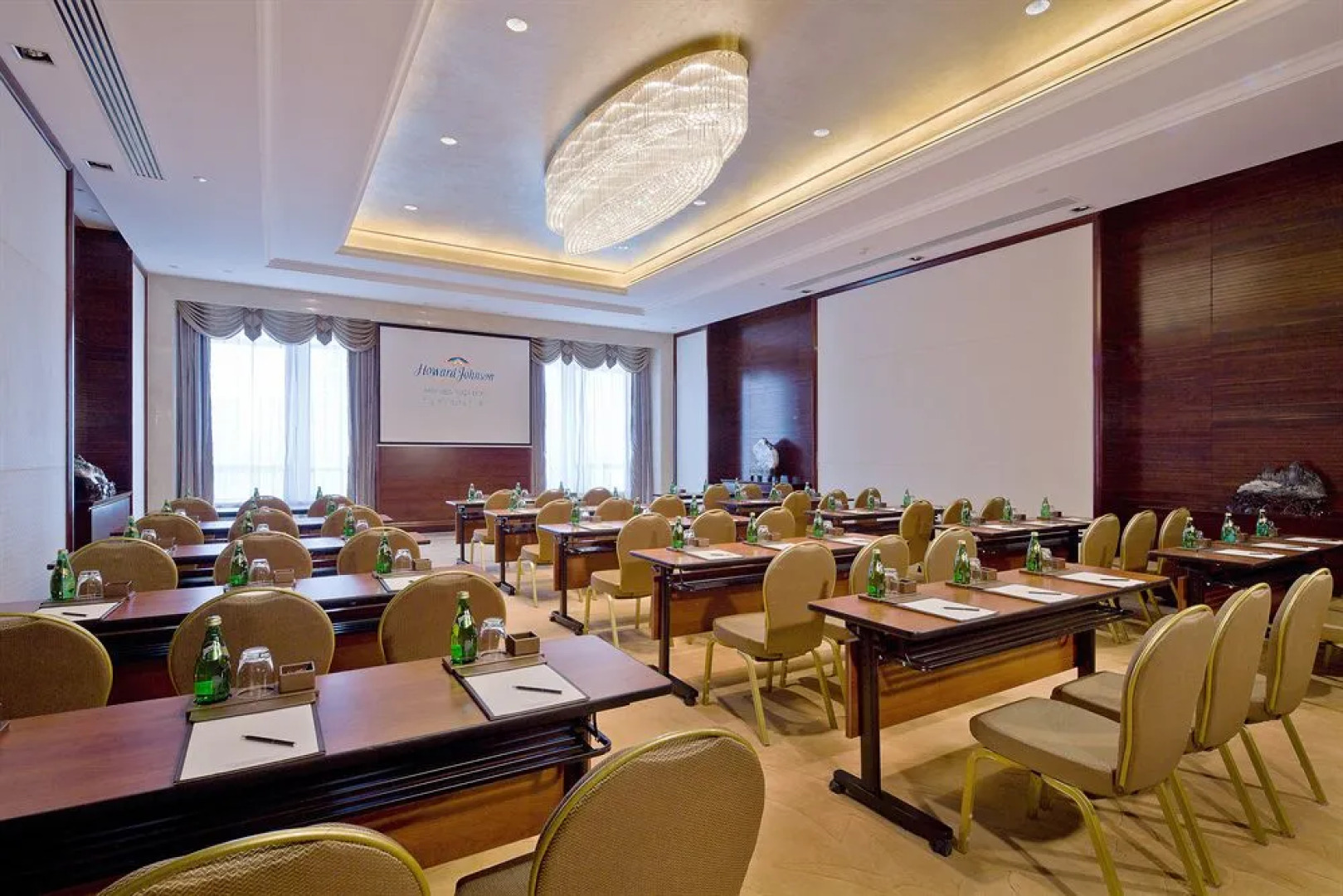 Howard Johnson Parkview Plaza Erdos