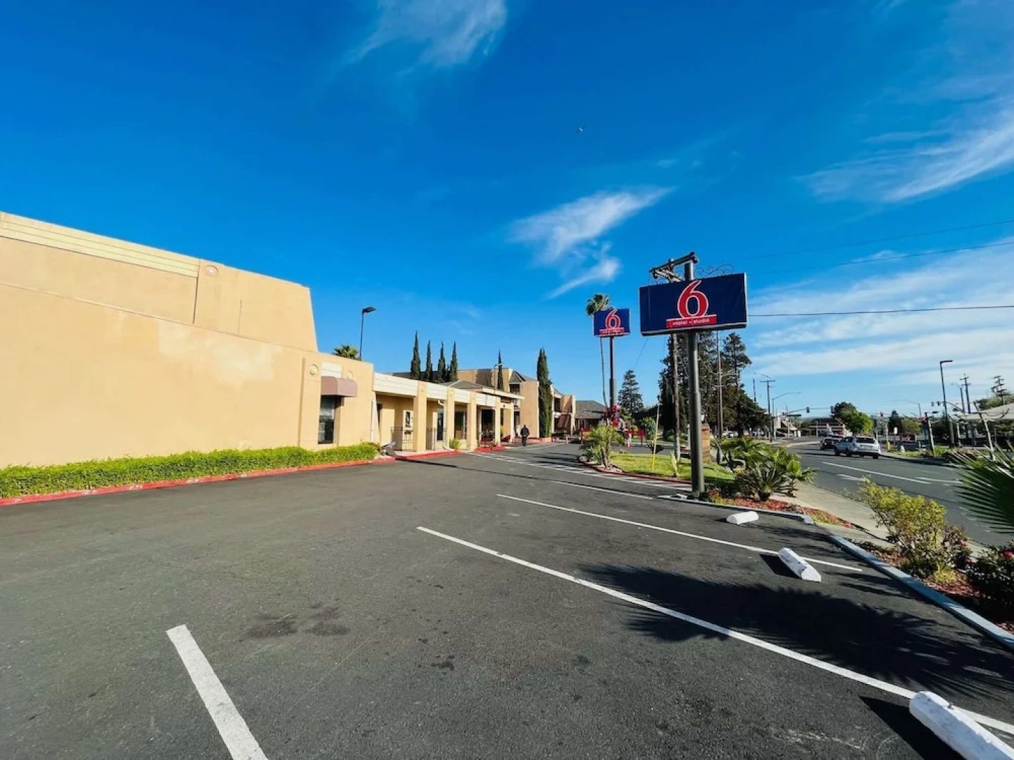 Vallejo Inn & Suites