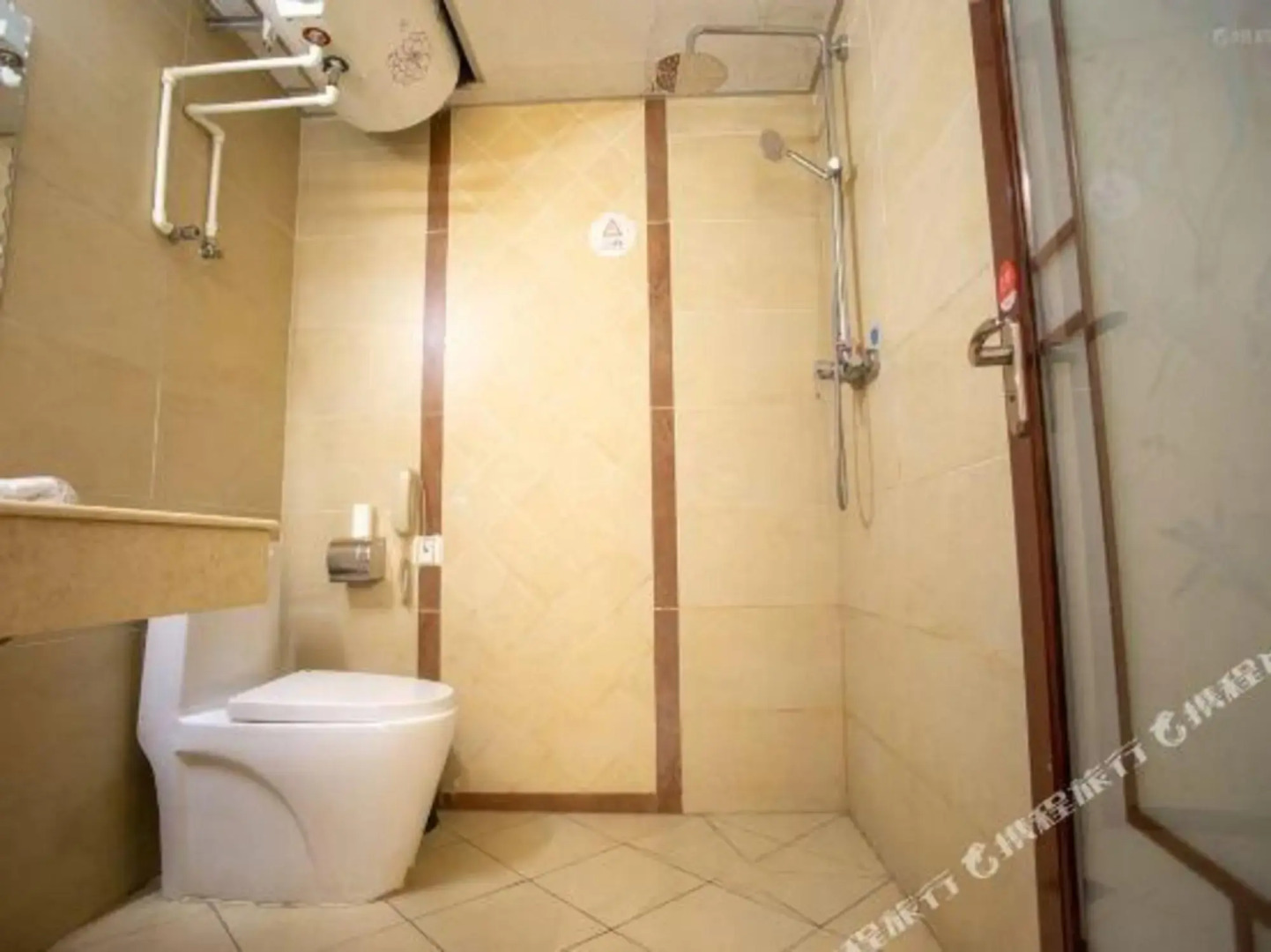 Yiju Hotel (Xining Railway Station Xinqian Guoji)