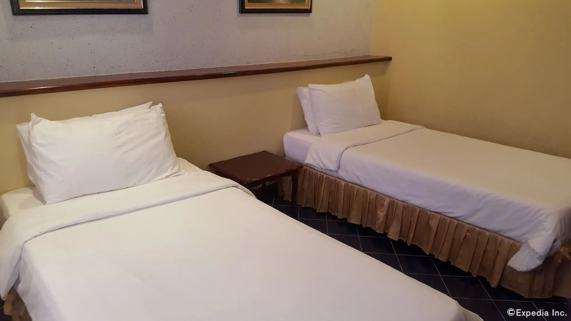 Dumaguete Royal Suite Inn