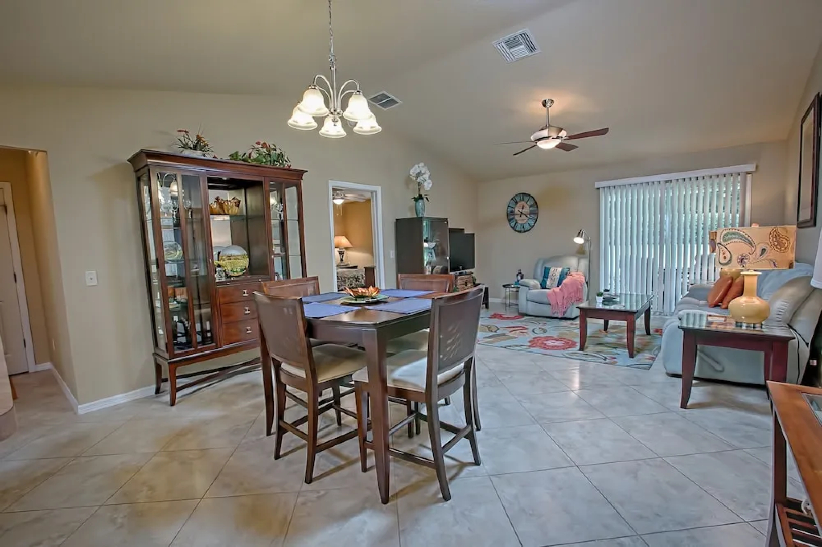 Corbett Drive Home 3 Bedroom by The VIR Group