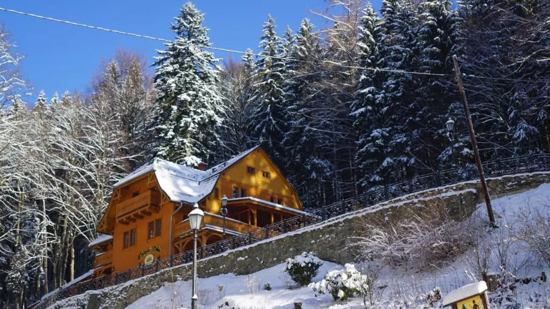 Pensjonat Alpejski Dwór