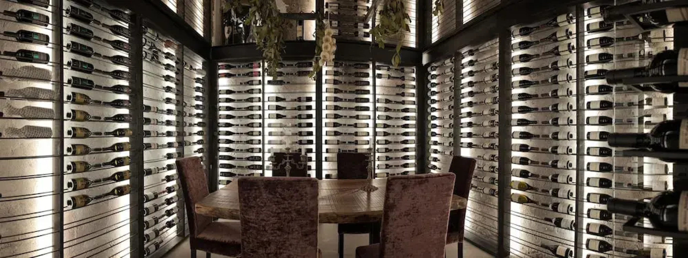 Presulis Hideaway Apartments & Restaurant
