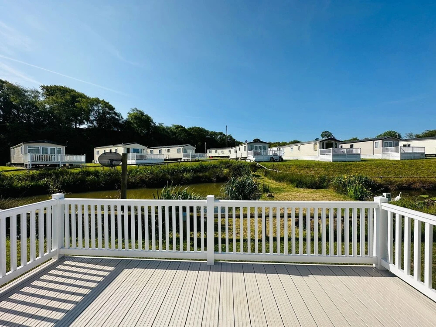 2 Bed Lodge Sleeps 6 - Holiday Park, Parking, Pets