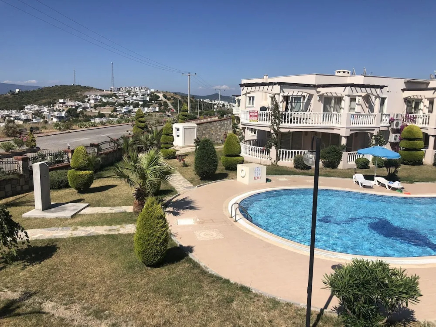 Flamingo Country Club Apartment Complex